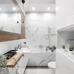 Classy 2-room With Private Garden And Air Conditioning- Old Town Apartament