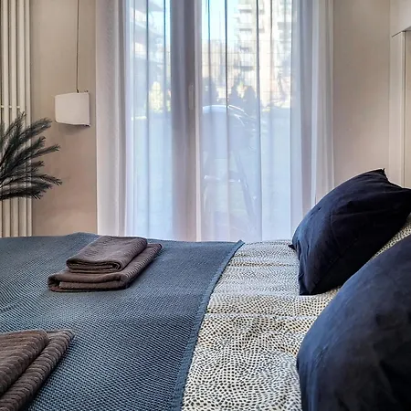Classy 2-room With Private Garden And Air Conditioning- Old Town *