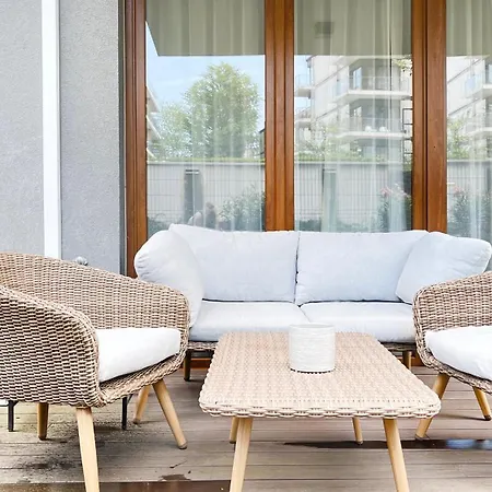 Classy 2-room With Private Garden And Air Conditioning- Old Town *