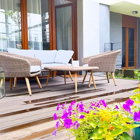 Classy 2-room With Private Garden And Air Conditioning- Old Town Apartment