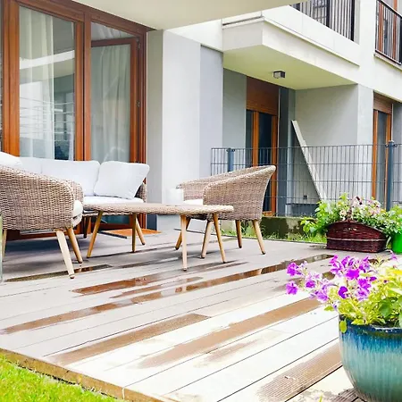 Apartament Classy 2-room With Private Garden And Air Conditioning- Old Town *