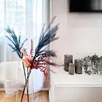 Apartamento Classy 2-room With Private Garden And Air Conditioning- Old Town