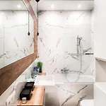 Classy 2-room With Private Garden And Air Conditioning- Old Town Apartamento