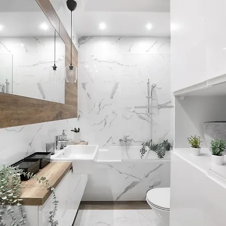 Classy 2-room With Private Garden And Air Conditioning- Old Town Lägenhet